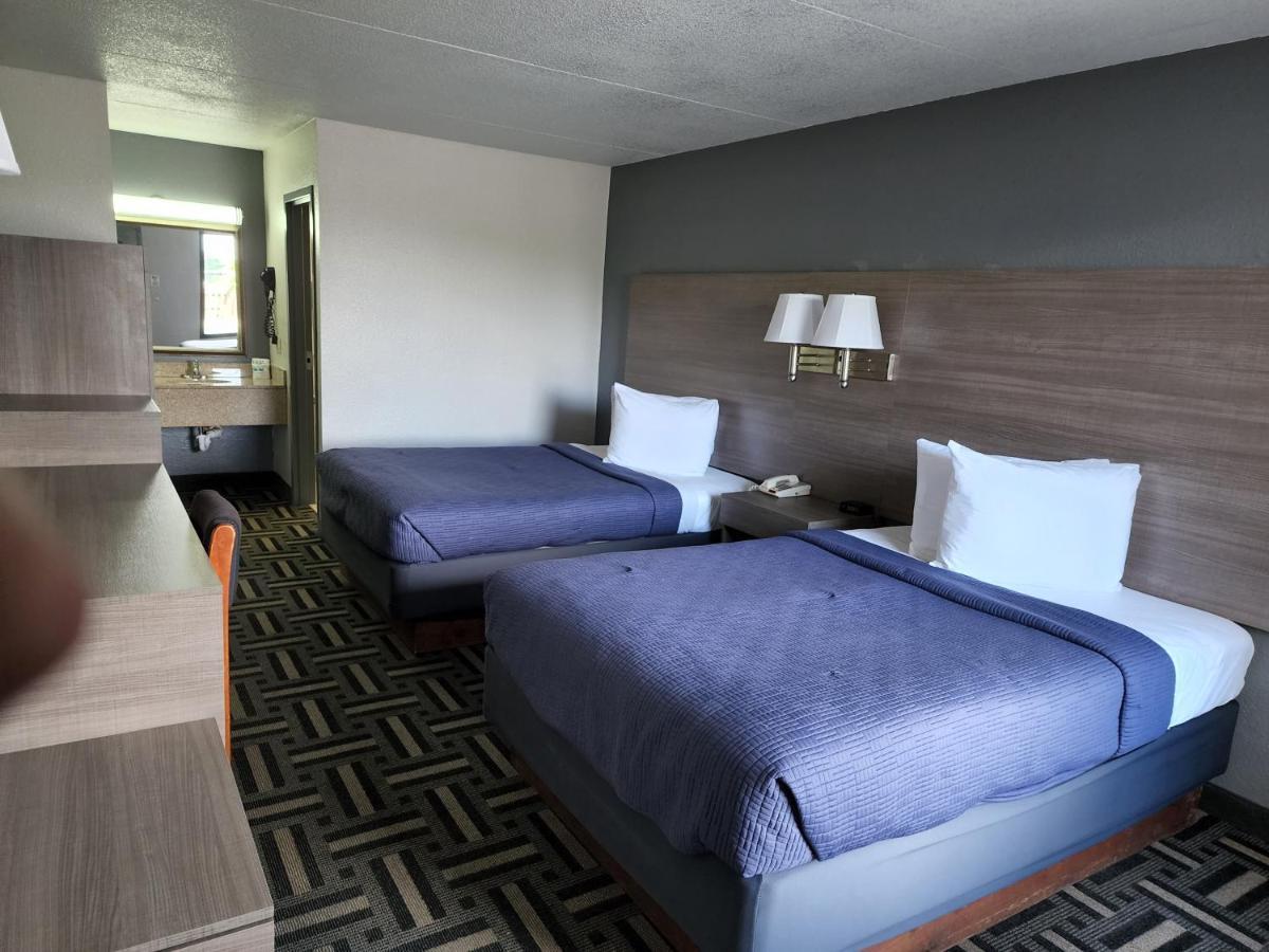 Drakes Creek Inn - Formerly The Relax Inn 헤더슨빌 외부 사진