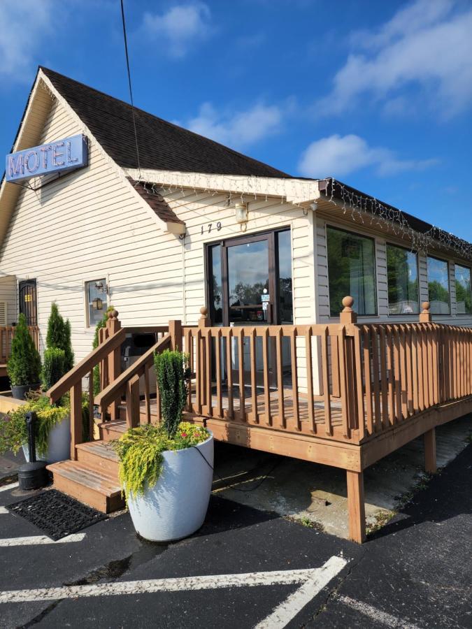 Drakes Creek Inn - Formerly The Relax Inn 헤더슨빌 외부 사진
