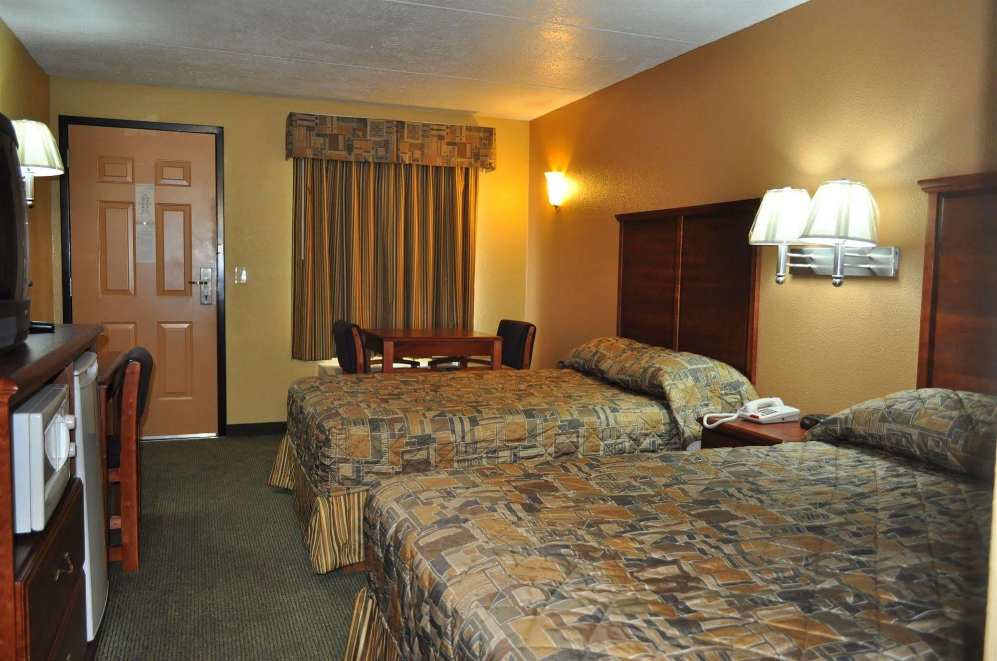 Drakes Creek Inn - Formerly The Relax Inn 헤더슨빌 외부 사진