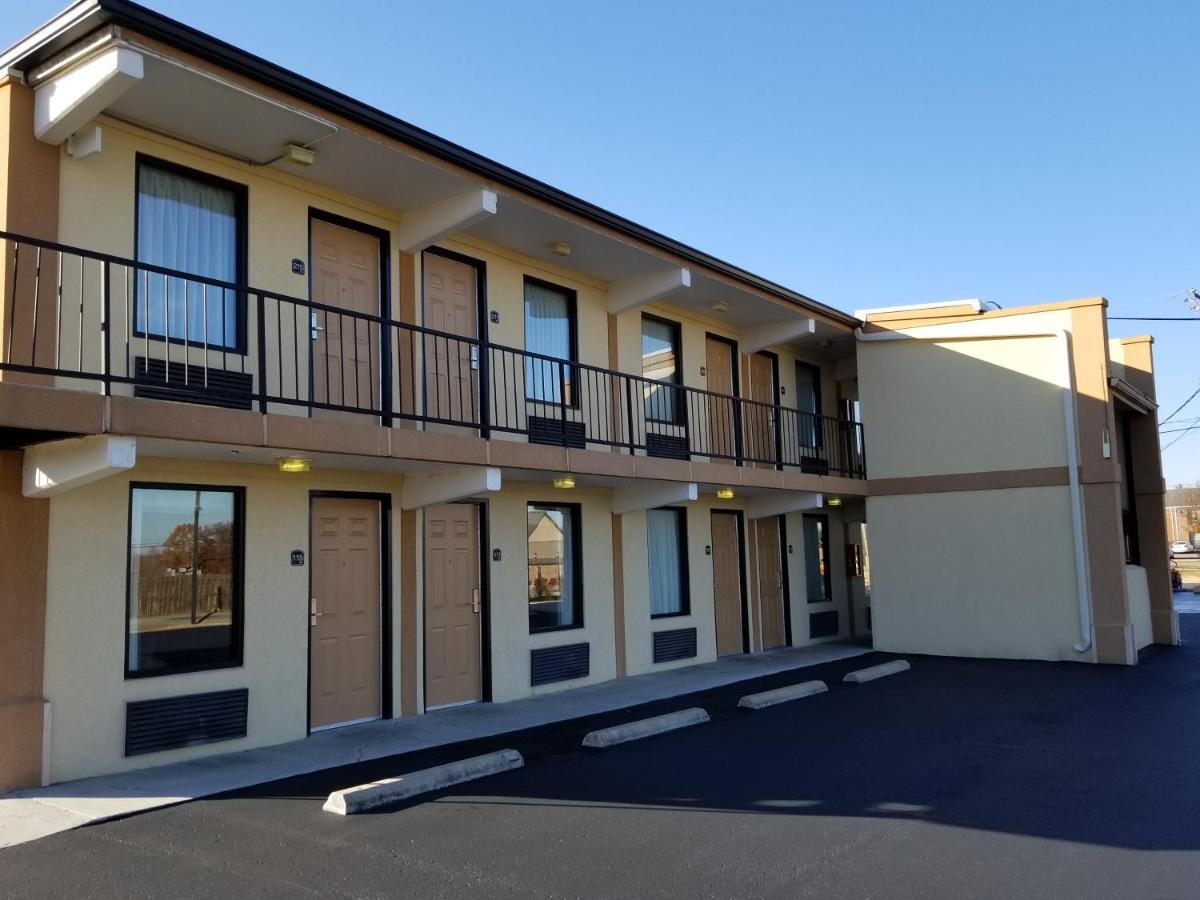 Drakes Creek Inn - Formerly The Relax Inn 헤더슨빌 외부 사진